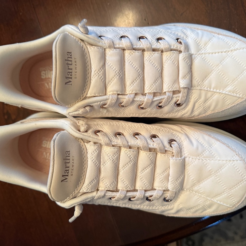 Skechers Martha Stewart quilted slip ins size 10